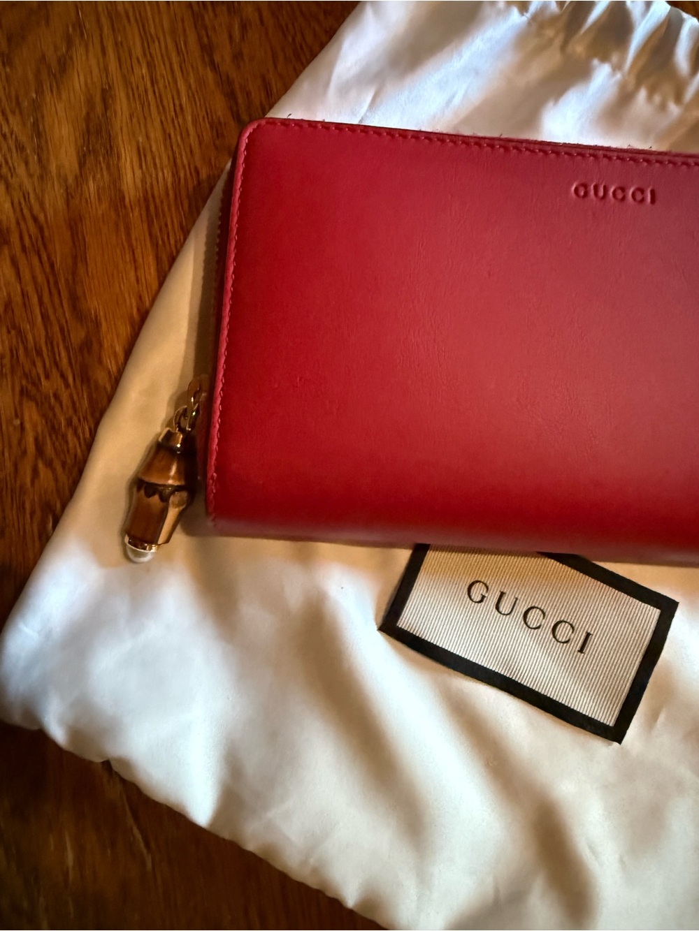 Gucci Red Zip-Around Wallet - Picture 3 of 11
